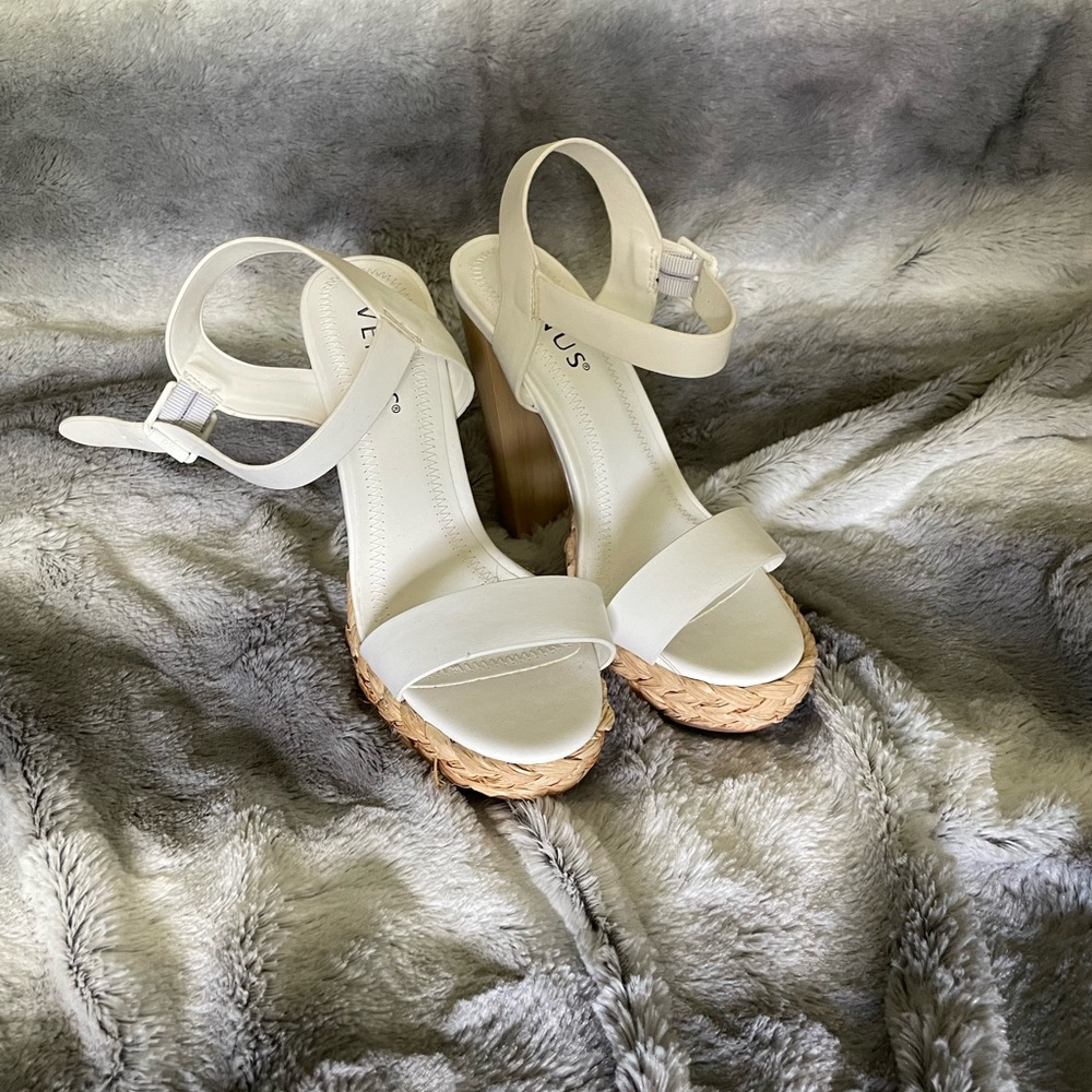 New white chunky heels with natural wood color heel size 6.5